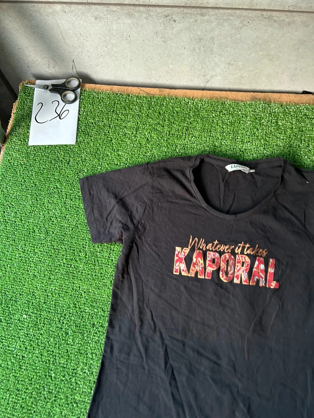 Camiseta negra con estampado Kaporal – photo 3